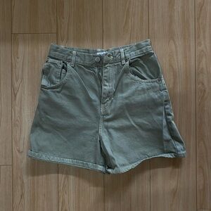 Pull&Bear Sage Green High Waisted Denim Shorts - W0